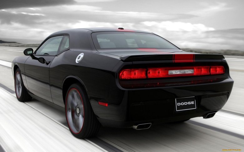 Машина додж челленджер