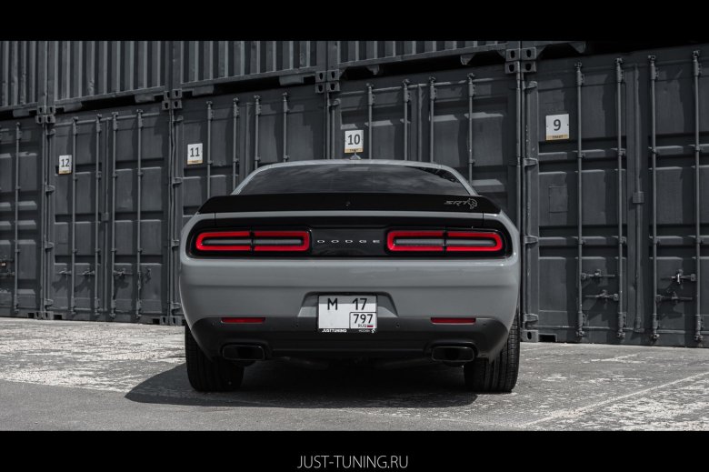 Dodge challenger srt hellcat redeye