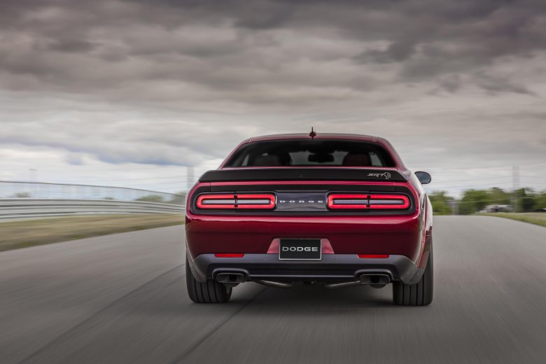 Dodge challenger srt hellcat 2021