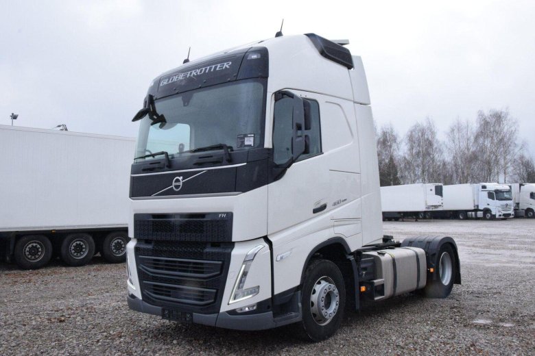 Тягач вольво