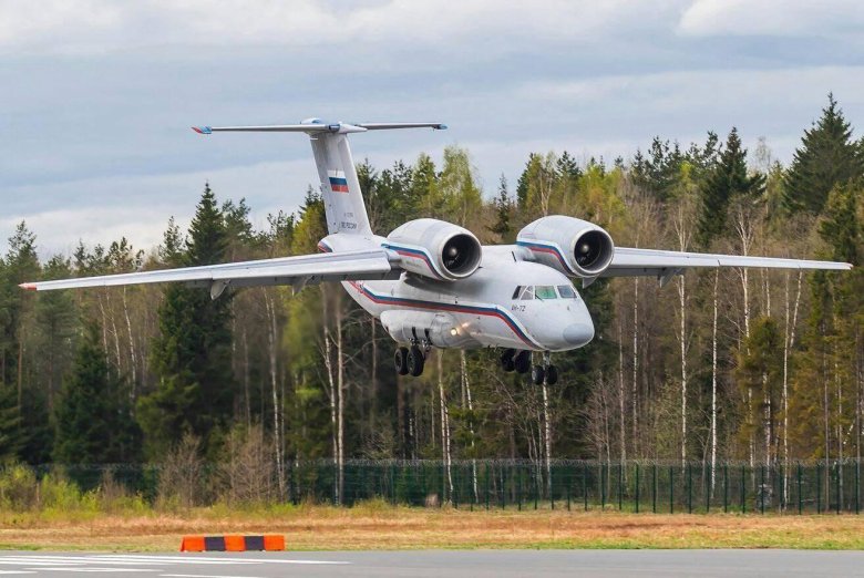 Ан 72 военно транспортный самолёт