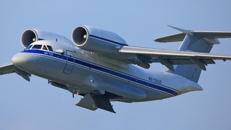 Ан 72 военно транспортный самолёт