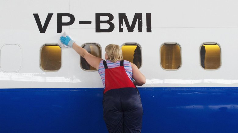 Мойка самолетов в аэропортах