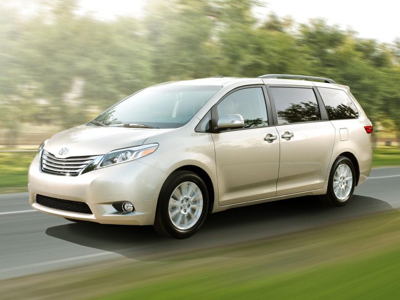 Тойота сиенна 2015