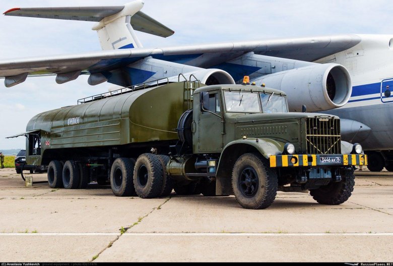 Топливозаправщик аэродромный тза-22