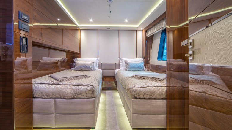 Яхта princess 40m