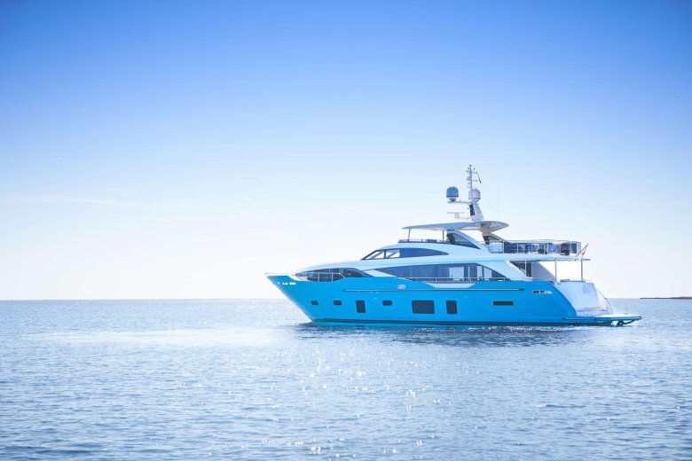 Яхта принцесса 30м