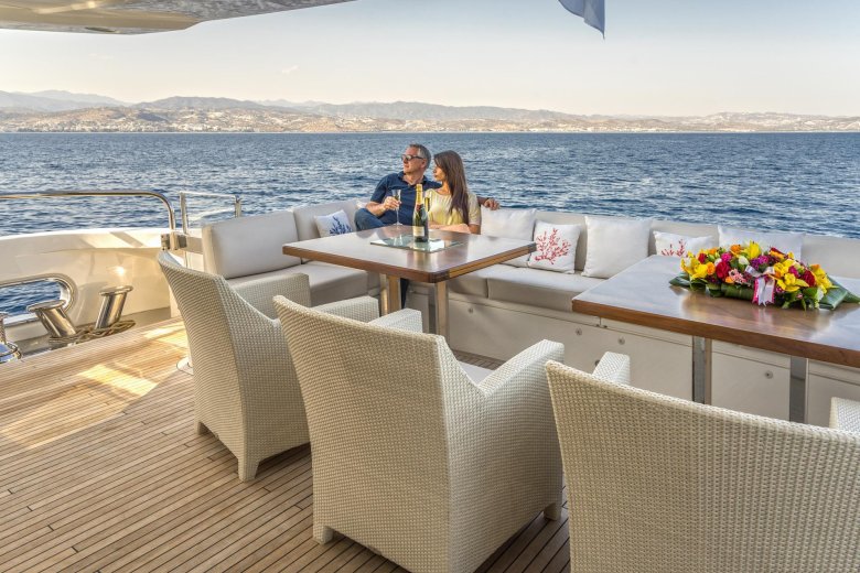 Embarkation princess 40m yacht