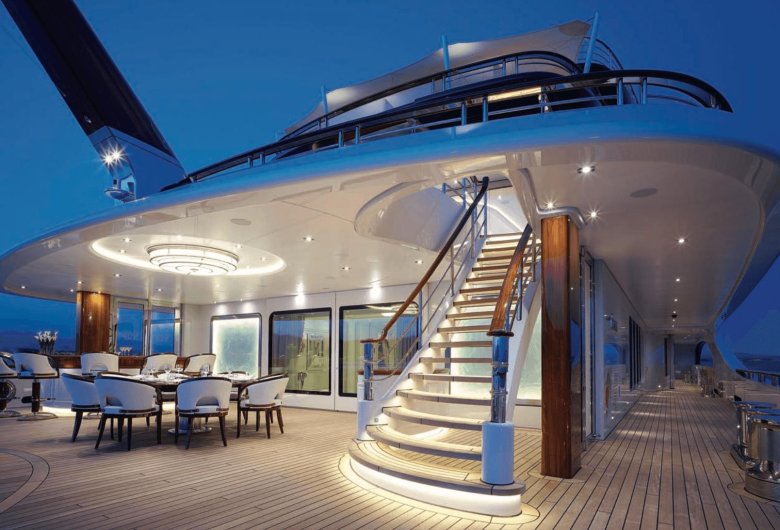 Яхта lurssen tis