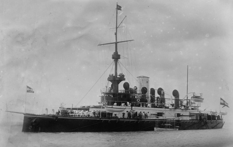 Броненосец береговой обороны монарх