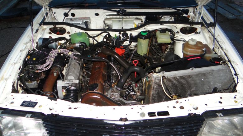 Audi 100 c3 подкапотка