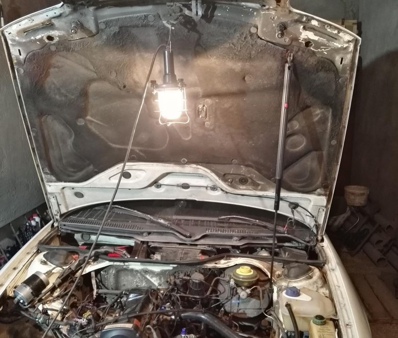 Капот ауди 100