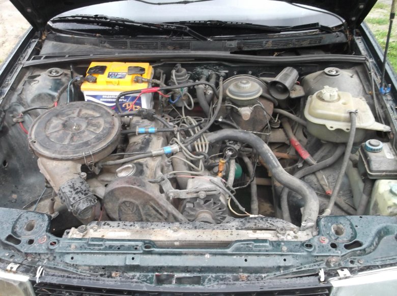 Подкапотка ауди 80 б3 1.8