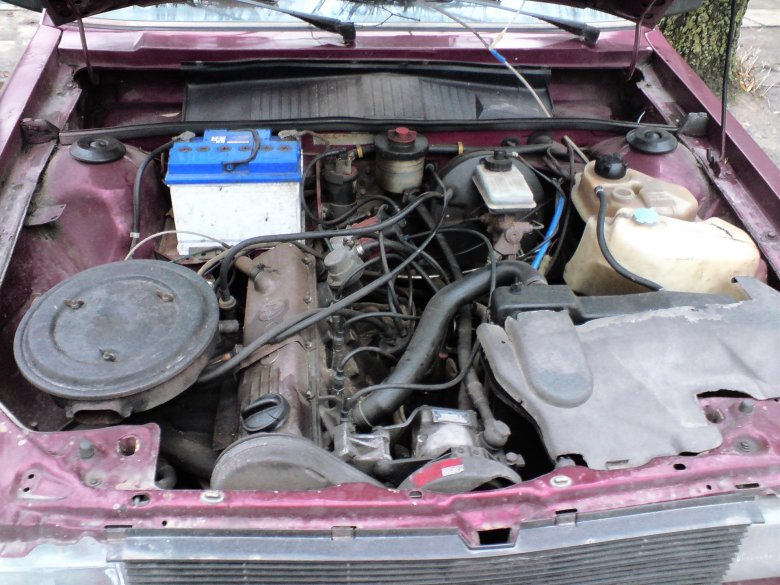 Audi 80 под капотом