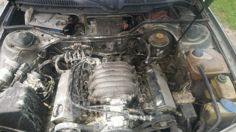 Ауди 100 1991 под капотом