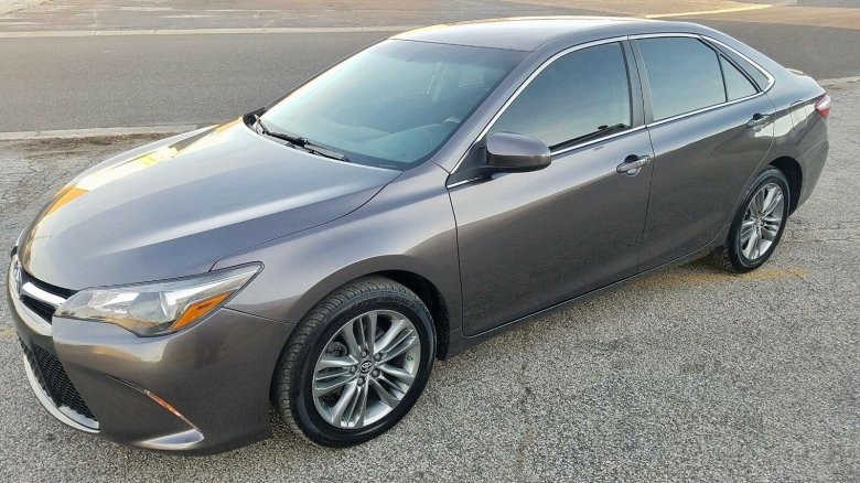 Toyota camry 2015 серая