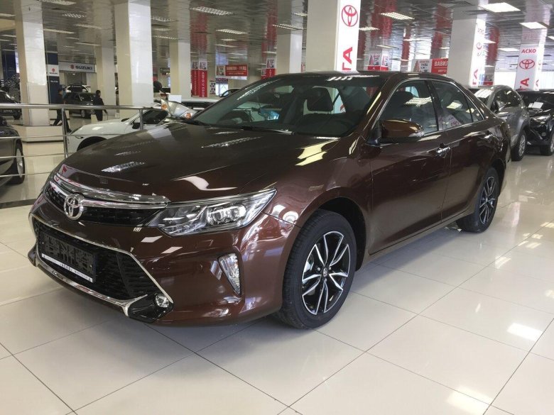 Toyota camry коричневая