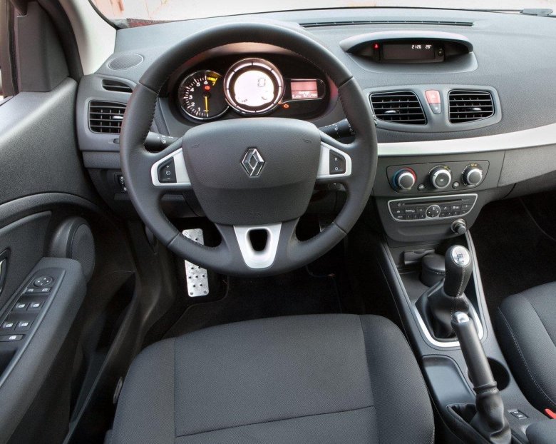 Меган 3 хэтчбек салон