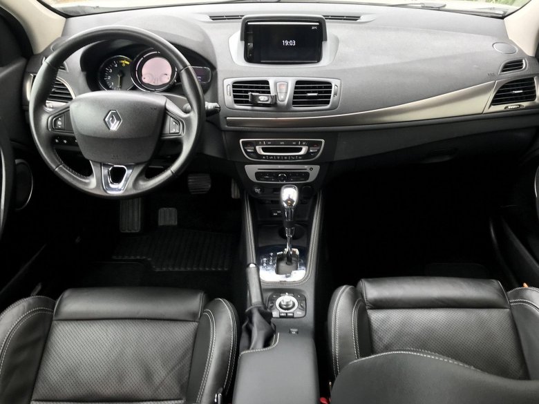 Рено меган 2011 хэтчбек салон