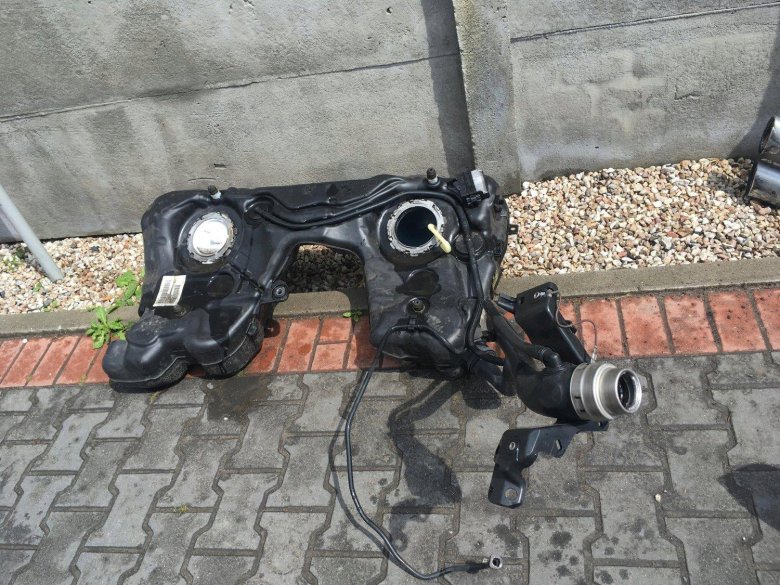 Бак топливный