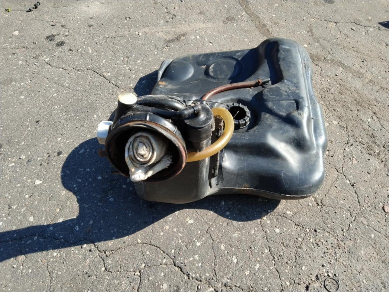 Бензобак пассат б3