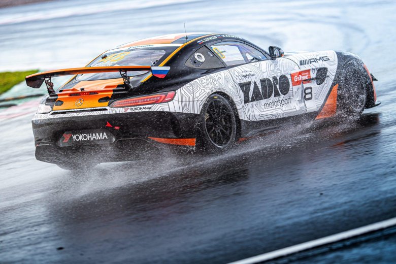 Mercedes amg gt на гонках