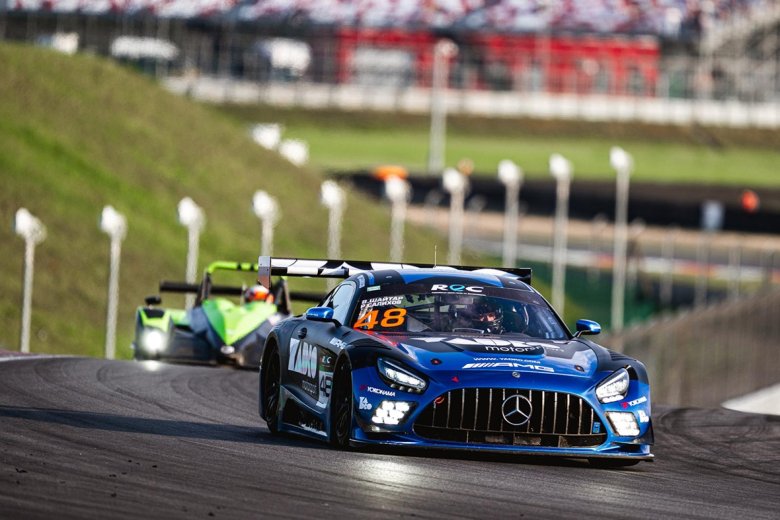 Mercedes benz amg gt 3