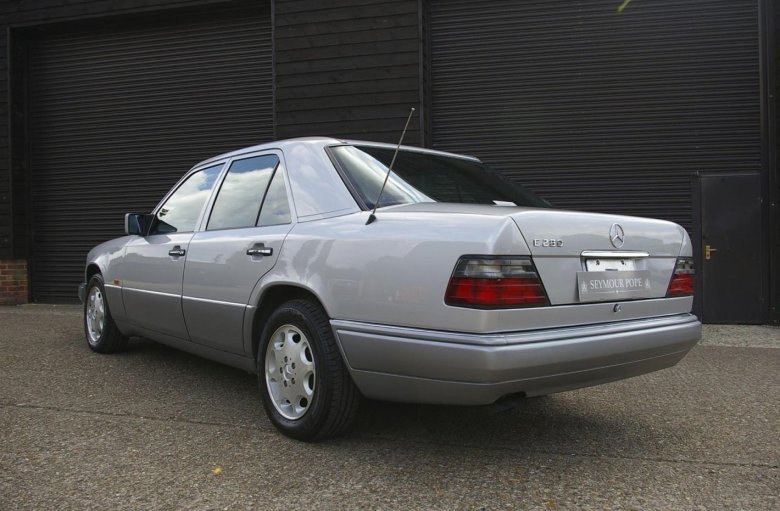 Mercedes benz w124 e280