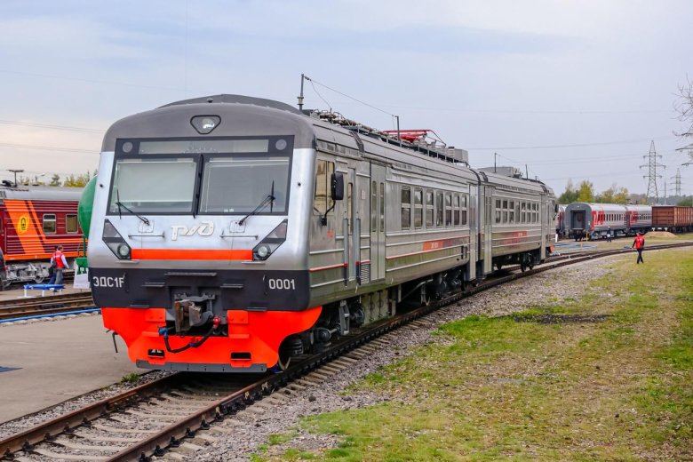 Эдс1р электропоезд кабина