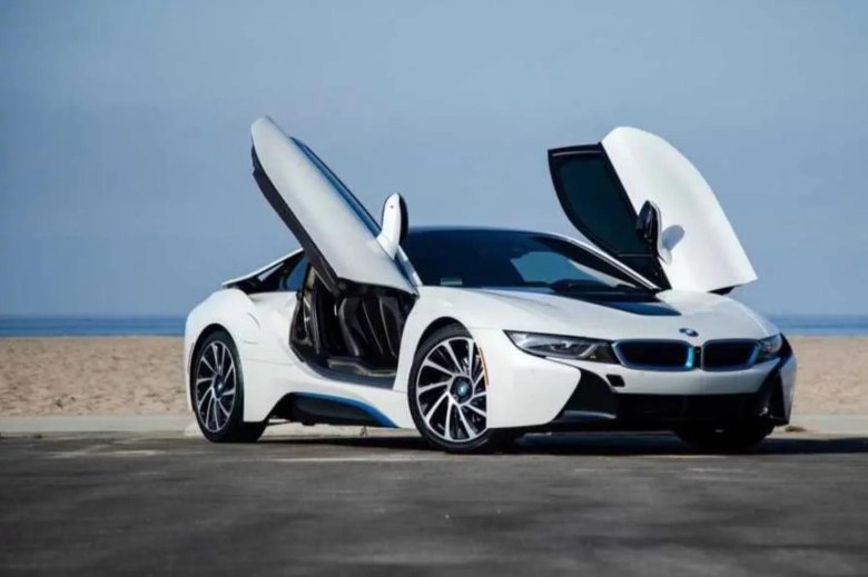 Bmw i8 white