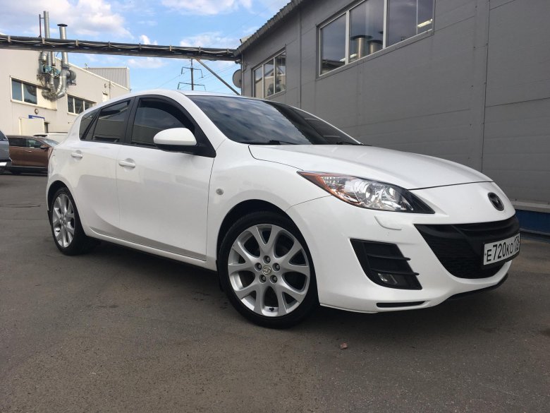 Mazda 3 bl белая