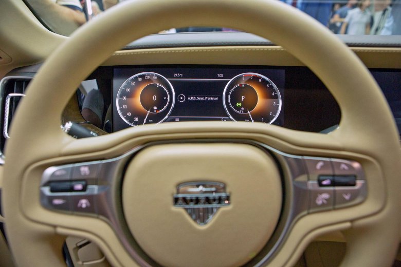 Седан aurus senat 2018