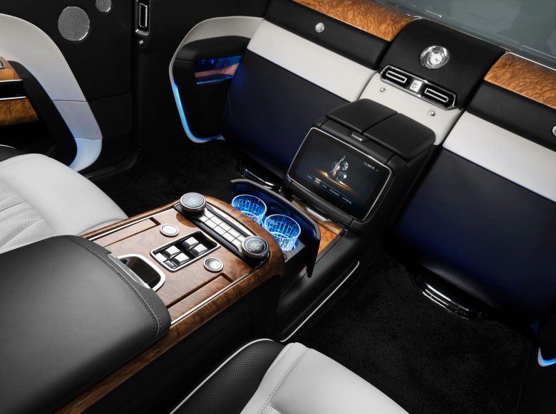 Aurus senat limousine