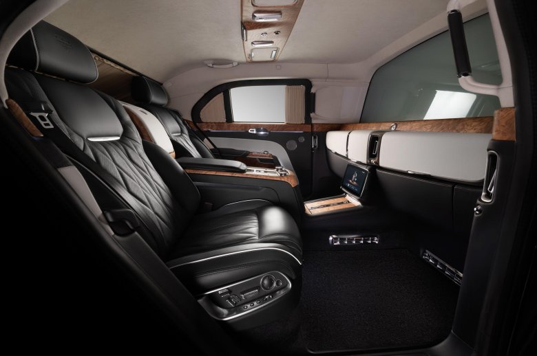 Роллс ройс фантом салон