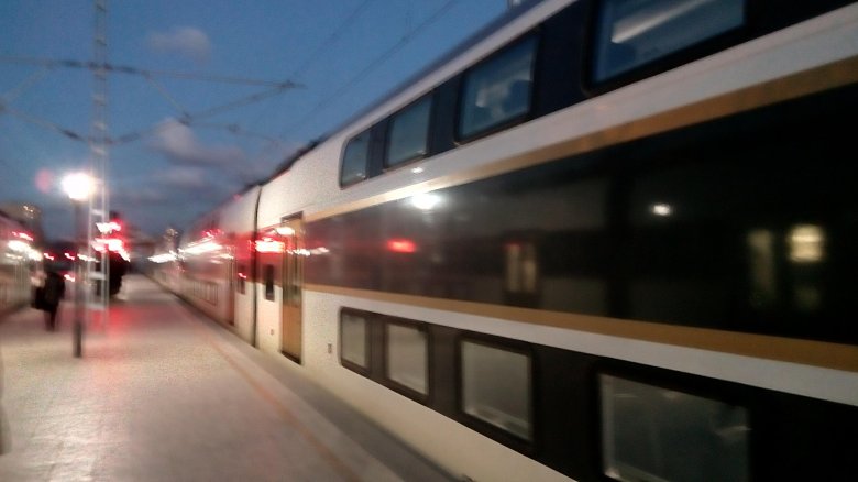 Поезд на москву