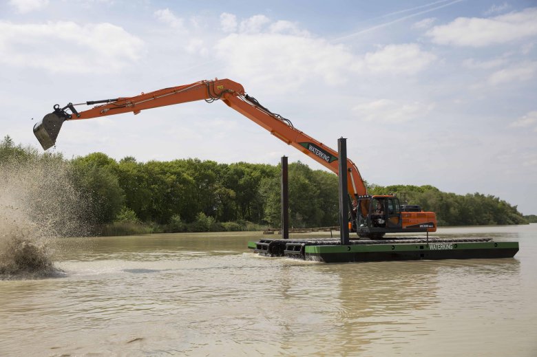 Плавающий экскаватор amphimaster am200