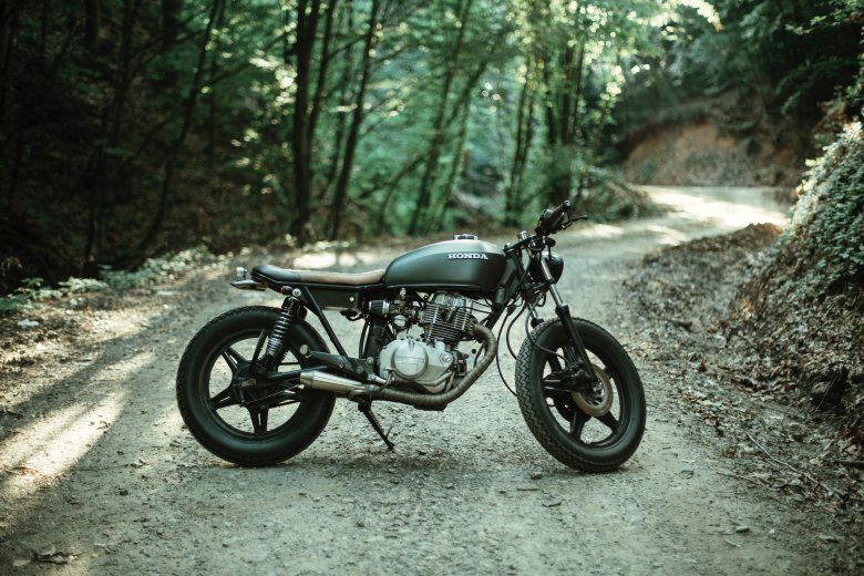 Honda cb 400 cafe racer
