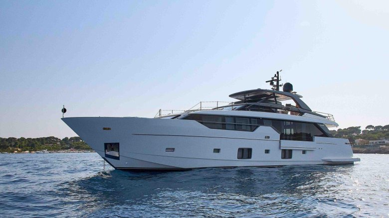 Custom line navetta 33