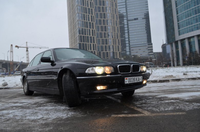 Бмв 750 е38