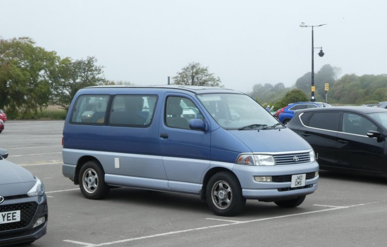 Toyota hiace regius 1997-2002
