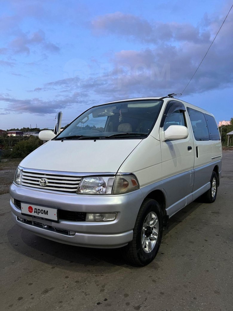 Toyota hiace regius
