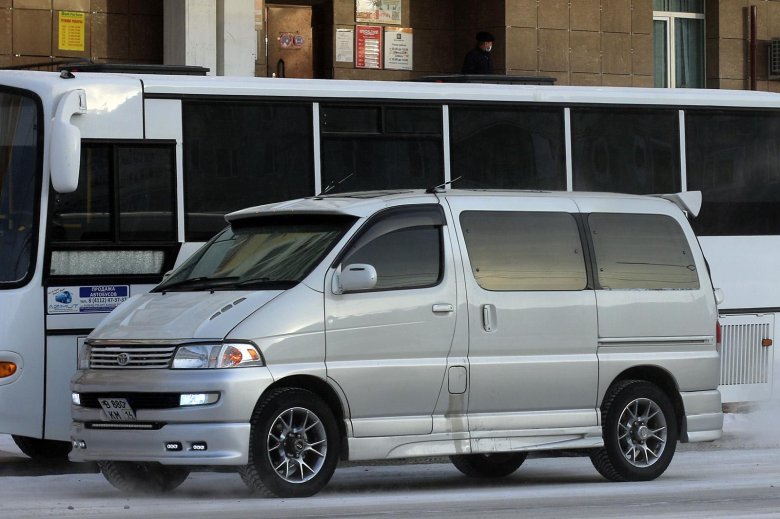 Toyota hiace kzh106