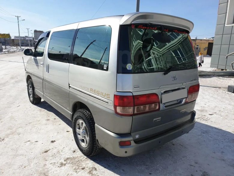 Тойота hiace 2000
