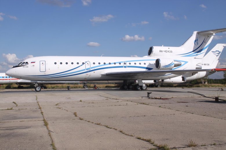 Самолёт як 42