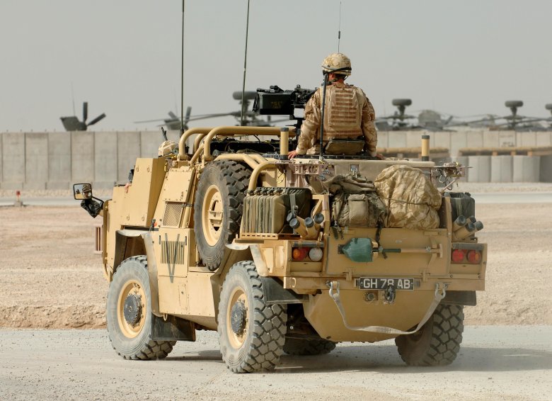 Британский бронеавтомобиль шакал