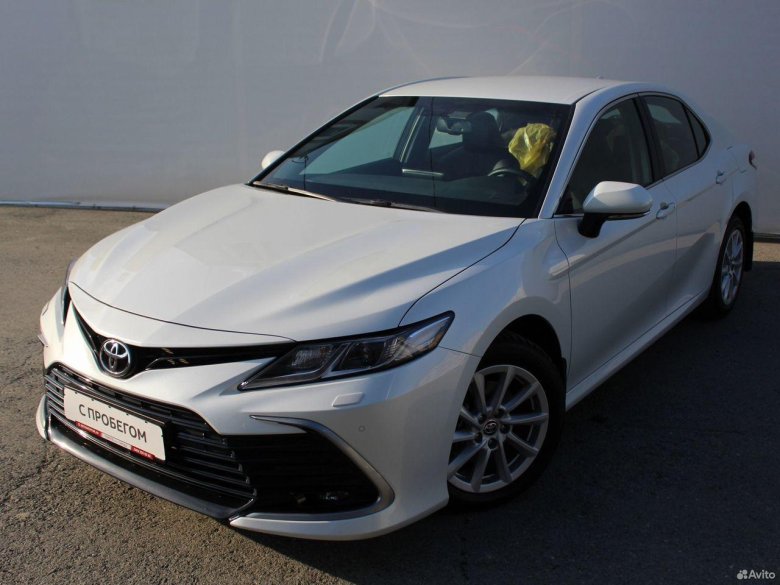 Тойота камри 2021 года