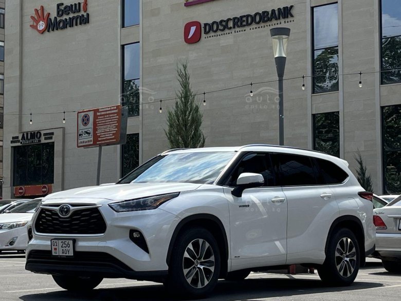 Toyota highlander iv