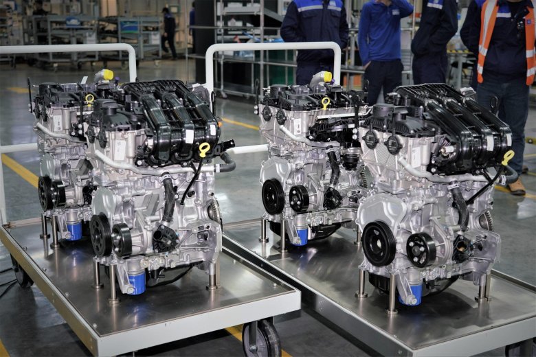 Uzauto motors powertrain