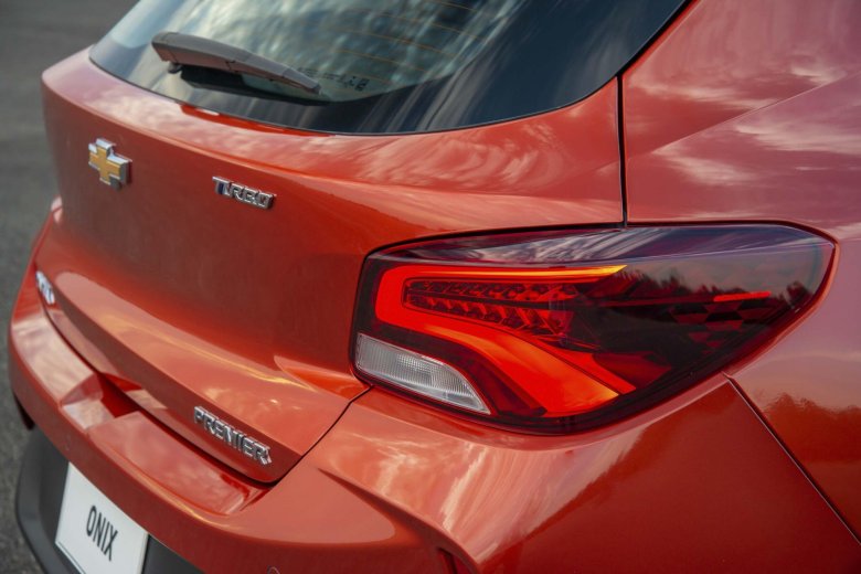 Шевроле оникс