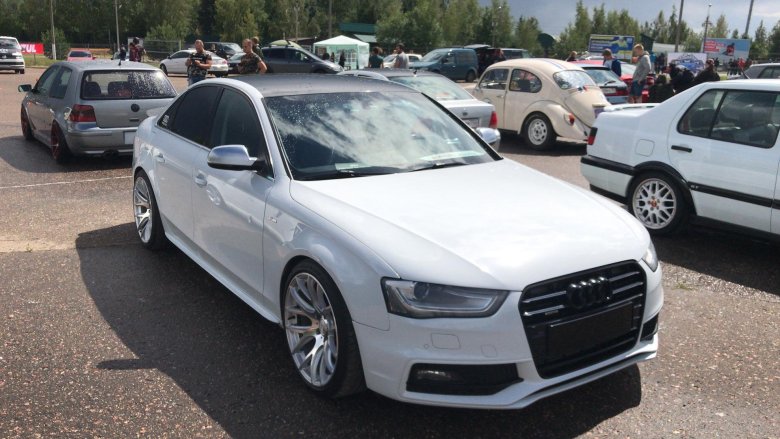 Audi a4 b8 белая